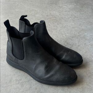 Aldo Men’s Bristoll Black Leather Chelsea Boots, size 7 ♣️